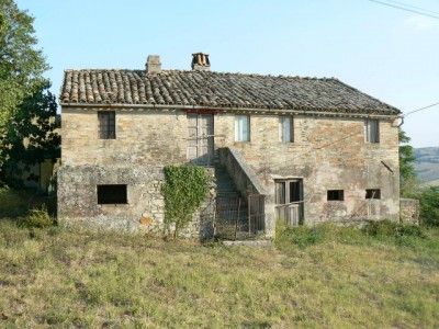 Properties for Sale_Farmhouses to restore_Monte Leone in Le Marche_1